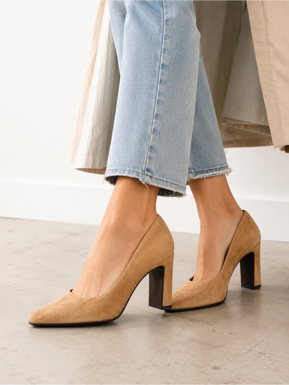 Battaglia Made in Italy Suede Vintage Pumps 39.5 US 8.5 Camel Tan Block Heel